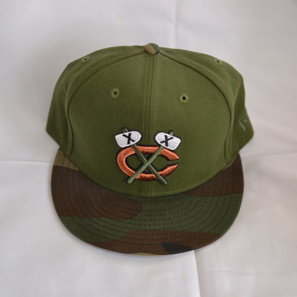 Brand New!  Fitted Chicago Blackhawks Hat 7 3/8